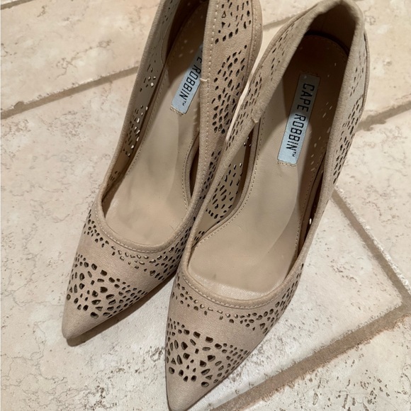 Cape Robbin Beige Cut-Out Heels - Picture 5 of 8